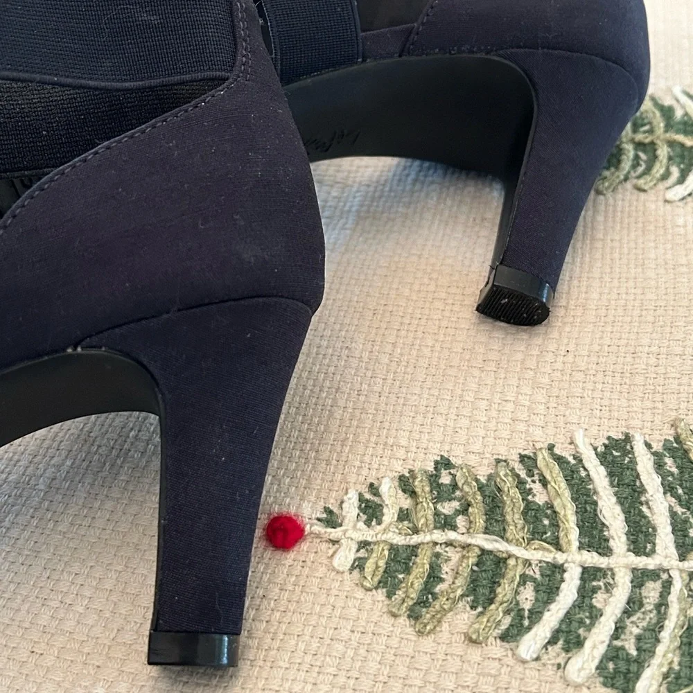 Life Stride High Heels - Size 7.5 M - Navy Blue - Worn Once - Picture 9 of 9